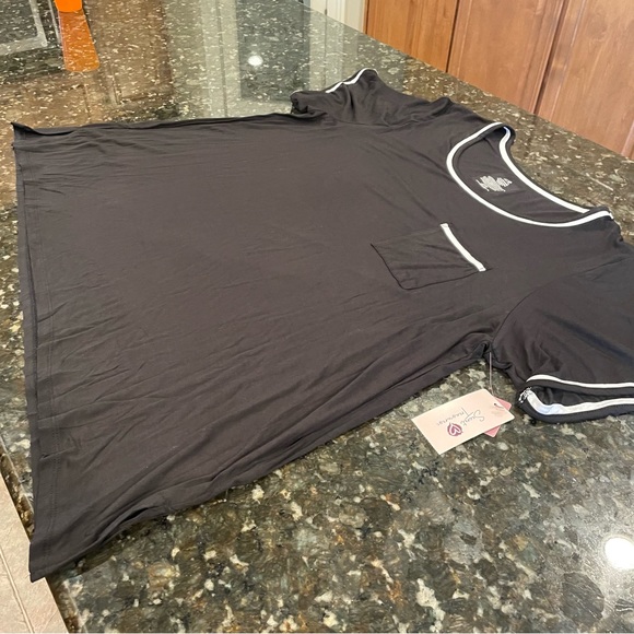 SECRET TREASURES Stretchy Black with White Trim Top - Picture 7 of 9